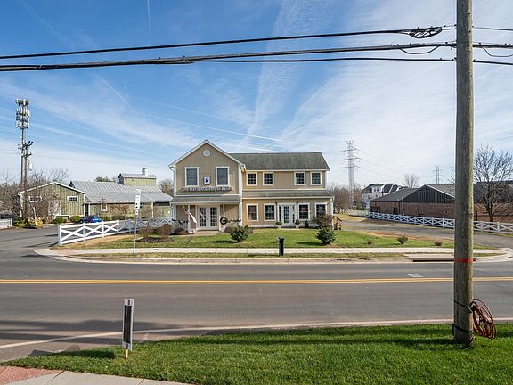 4th image of 20718 Wellers Corner Sq
