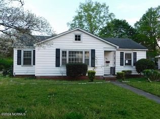 623 Greenmead Dr, Kinston, NC 28501