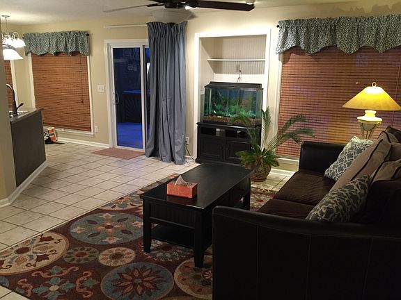 3rd image of 206 Shady Ln