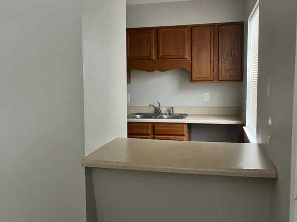 Two bedroom, 1.5 bath condo in High Point--Oakmont Condominiums, 2912D Creekview Ct, High Pt, NC 27265