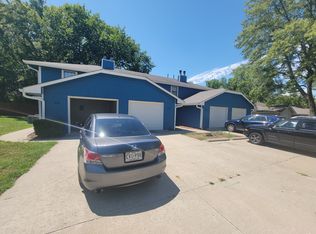 214 NW Nottingham Ln, Blue Springs, MO 64014