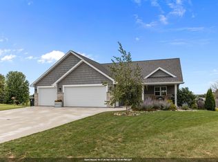 105 Zacharey Ct, New London, WI 54961