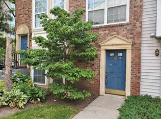 45 Howard Ct #902, Newark, NJ 07103