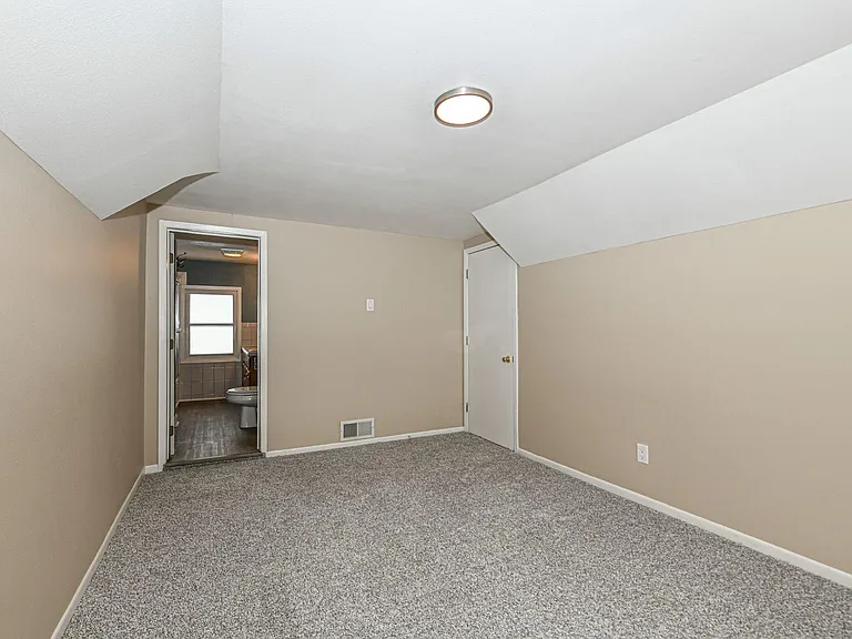 4418 5th Ave — Photo 15