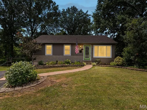 161 Chatwood Ter, Saint Louis, MO 63126