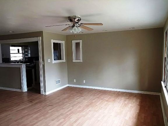 2nd image of 2323 Clover Ave