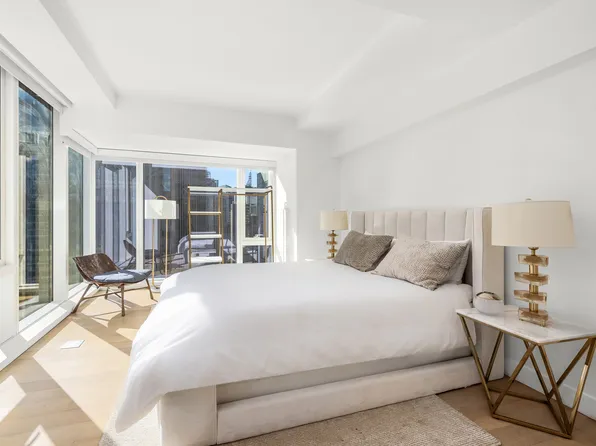 135 West 52nd Street image 21 of 23