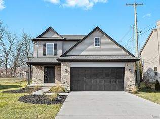 9805 Newburgh Rd, Livonia, MI 48150