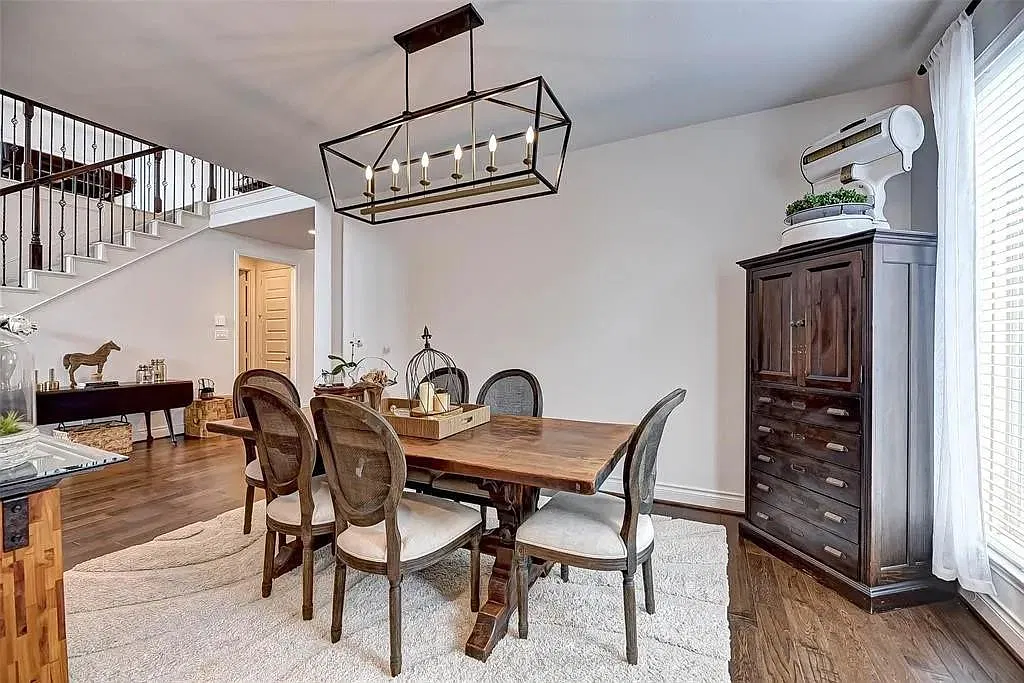 4 bed, 3.5 bath, 3358 sqft, $3,499 — Photo 4