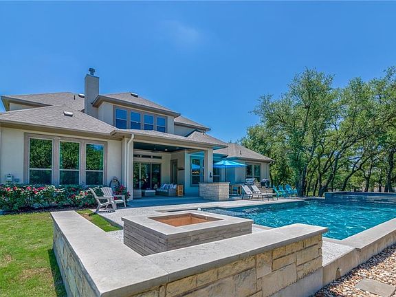 5th image of 2905 Vista Heights Dr