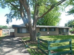 110 W Pine St, Somonauk, IL 60552