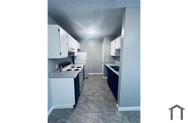 Building Photo - 8515 S Flores St #206