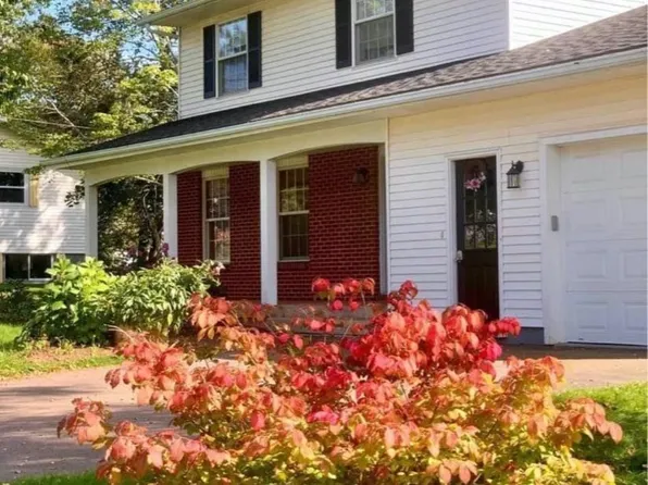 96 Nassau St, Charlottetown, PE C1A 7W1