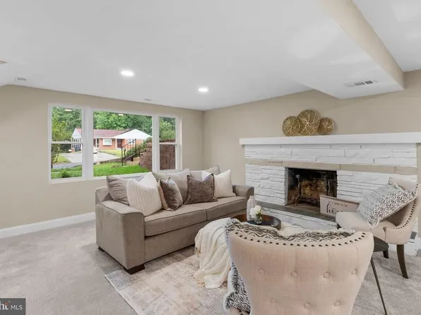 11 Arthur Dr W, Fort Washington, MD 20744