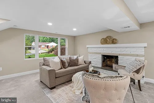 11 Arthur Dr W Photo 1