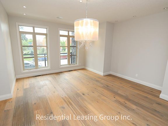 4th image of 6 Saint Monica Ave SE