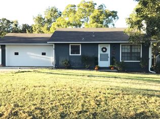 104 Longhorn Dr, Lake Kiowa, TX 76240