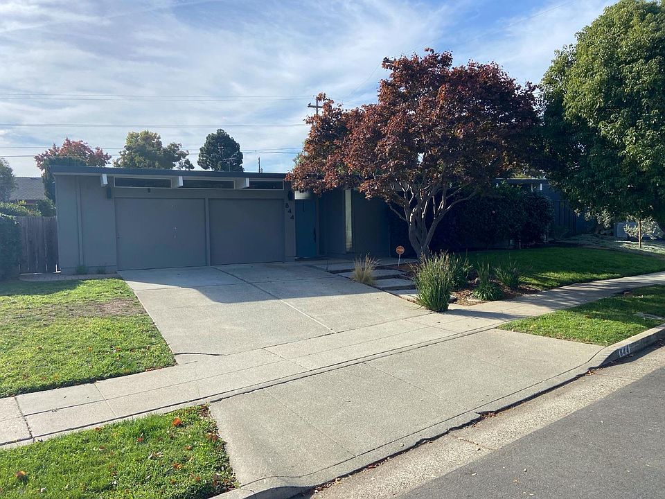 1st image of 844 Trenton Dr