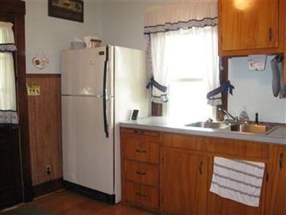 3rd image of 601 N Ward Ave
