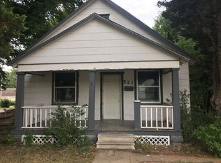 321 SW 2nd St, Newton, KS 67114