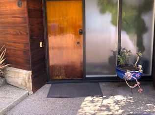 30 Los Cerros Rd, Redwood City, CA 94062