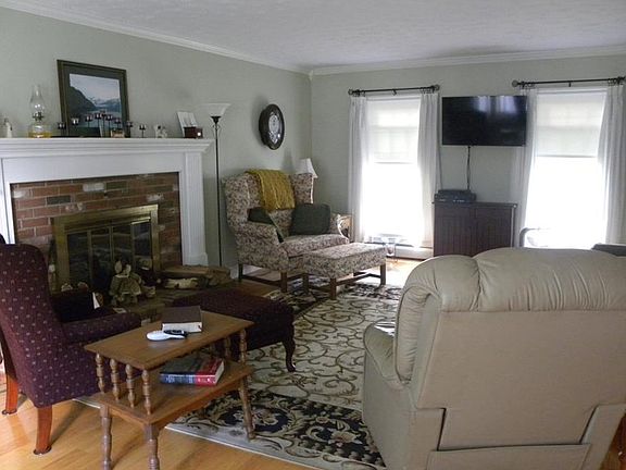 Cozy yet plenty of space..