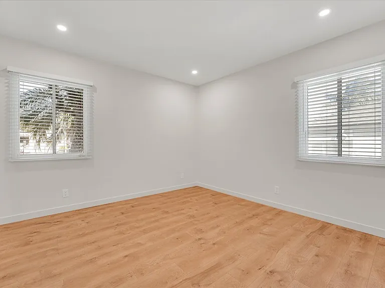 1901 Chatsworth Blvd — Photo 14