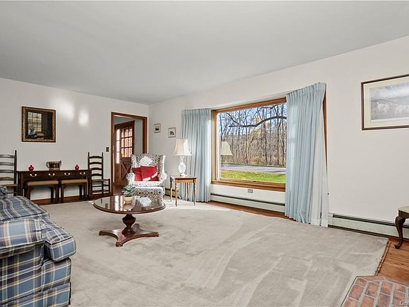 5th image of 27 Lakeside Dr