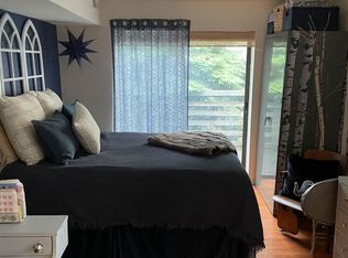 258 S 9th St APT 2R, Philadelphia, PA 19107