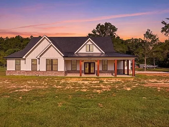 22995 Edwyna Dr, Picayune, MS 39466