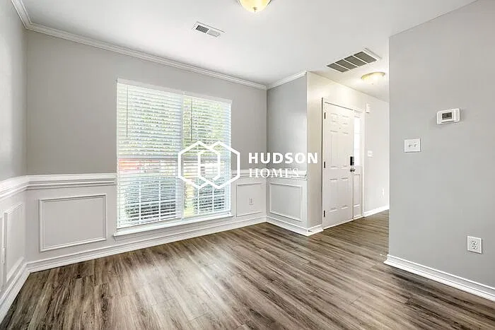 3 bed, 2.5 bath, 1491 sqft, $2,180 — Photo 3