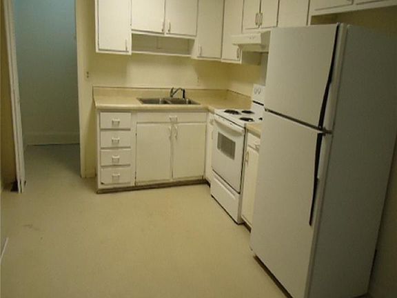 4th image of 3151 Lakecrest Dr