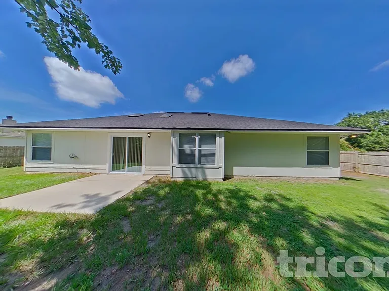 11509 Twin Oaks Trl — Photo 18