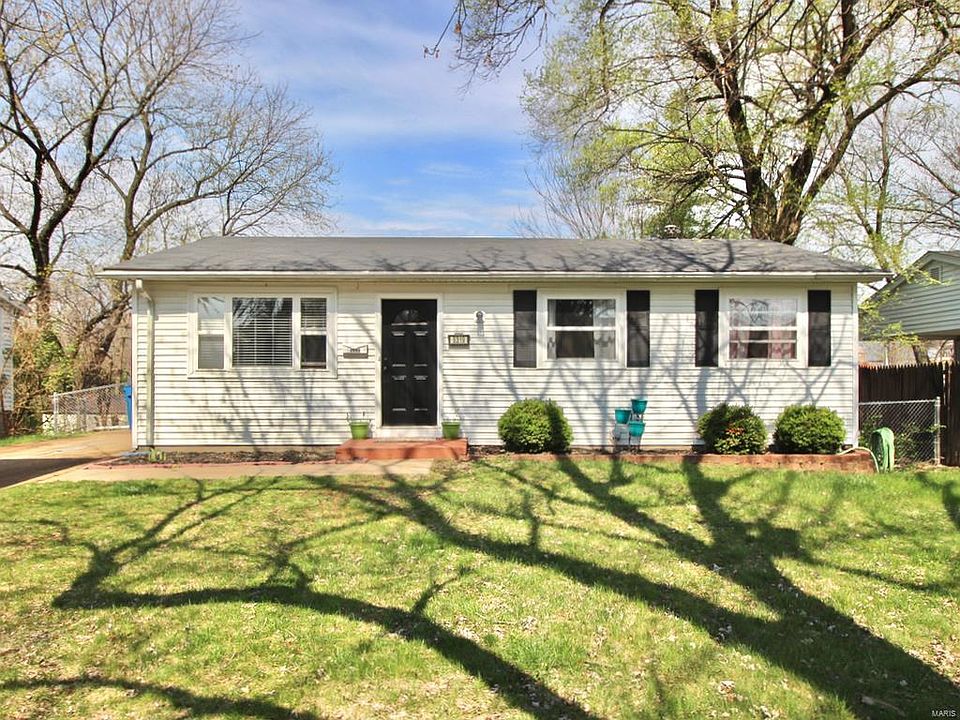 1st image of 5319 Ville Cecelia Ln