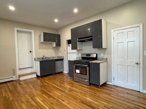 202 Saratoga St #1