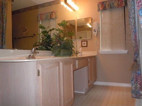 4th image of 11380 Sweet Cherry Ln S