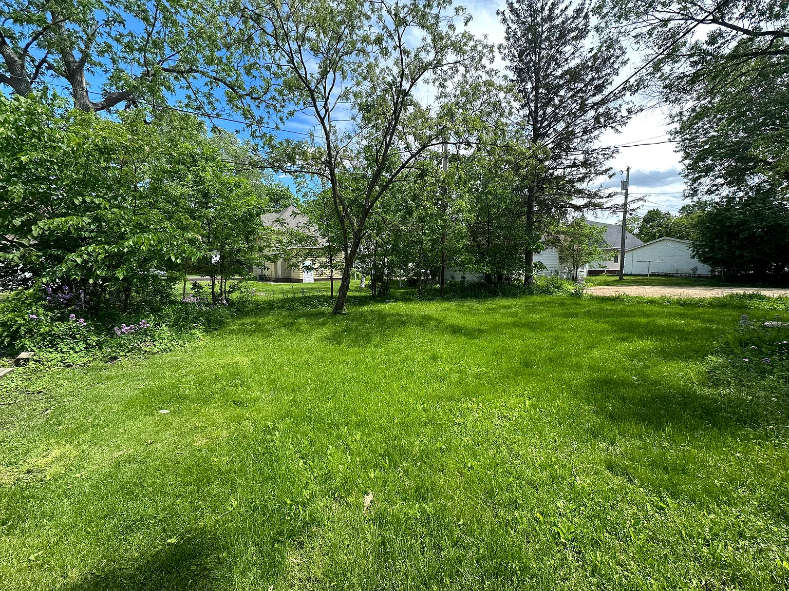 5 bed, 1800 sqft, $1,825 — Photo 3