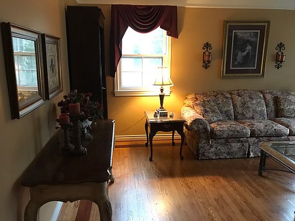 4th image of 18230 Kirkshire Ave