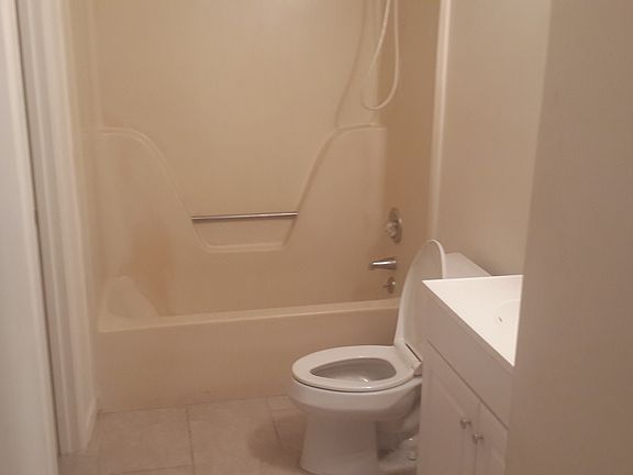 4th image of 227 Paschel Ave