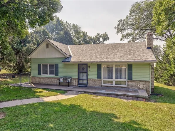 39 Logan St, Leavenworth, KS 66048