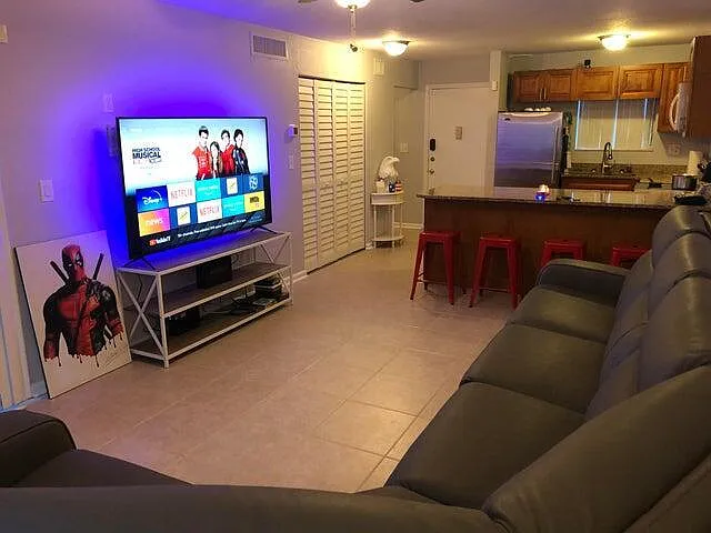 1 bed, 1.0 bath, 616 sqft, $1,800 — Photo 2