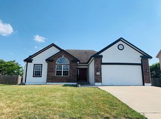 431 Pinnacle Dr, Raymore, MO 64083