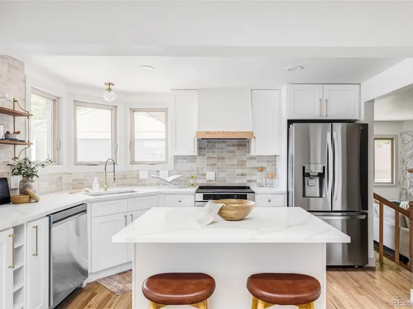 9030 W 5th Avenue, Lakewood, CO 80226
