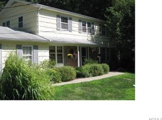 2364 Bunny Ln, Yorktown Heights, NY 10598