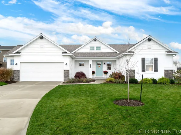 2320 Trailside Dr, Zeeland, MI 49464