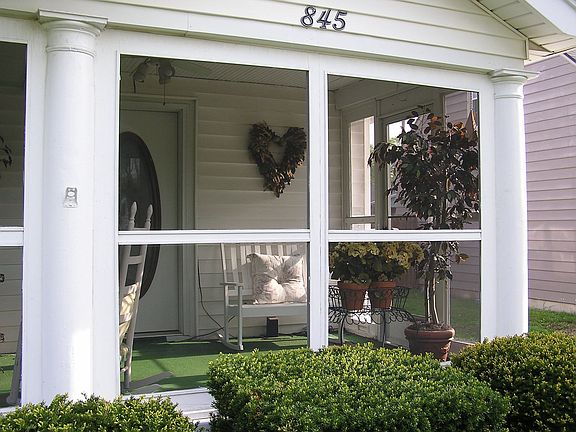 3rd image of 845 Dorroll St NE