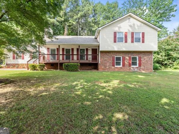 310 Timber Laurel Ln, Lawrenceville, GA 30043