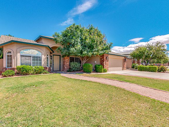 5th image of 3808 E Sandwick Dr