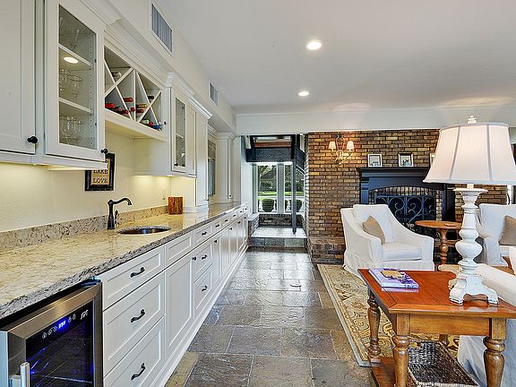 4th image of 2924 Brakley Dr Suite B3