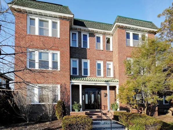 114 S Angell St APT 2, Providence, RI 02906